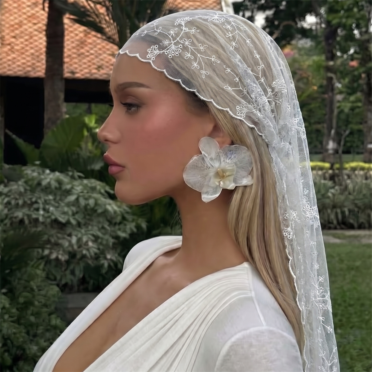 Women Fashion Necktie - Белый кружевной сетчатый платок с цветочным